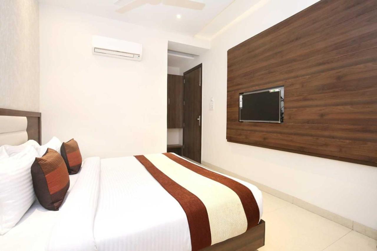 Hotel O Grand Star Amritsar Eksteriør billede