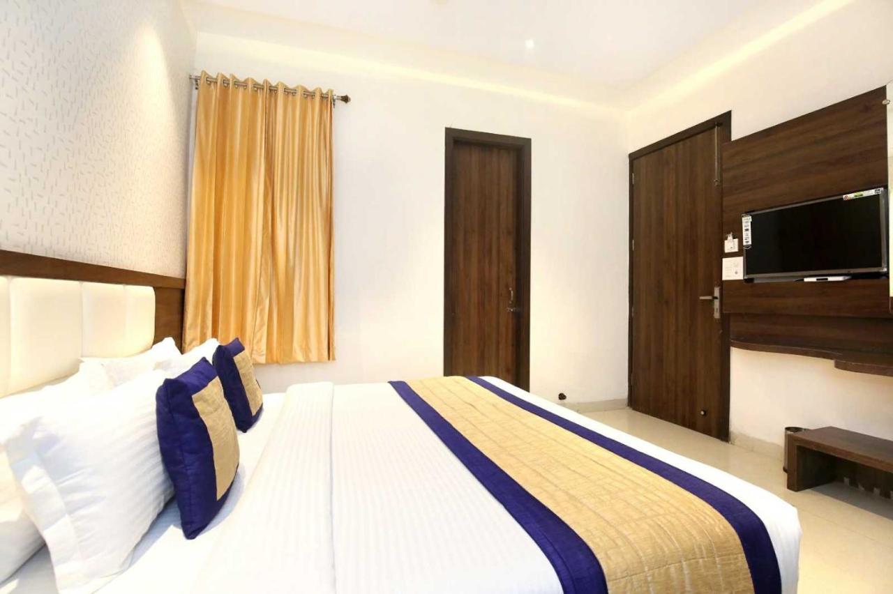 Hotel O Grand Star Amritsar Eksteriør billede