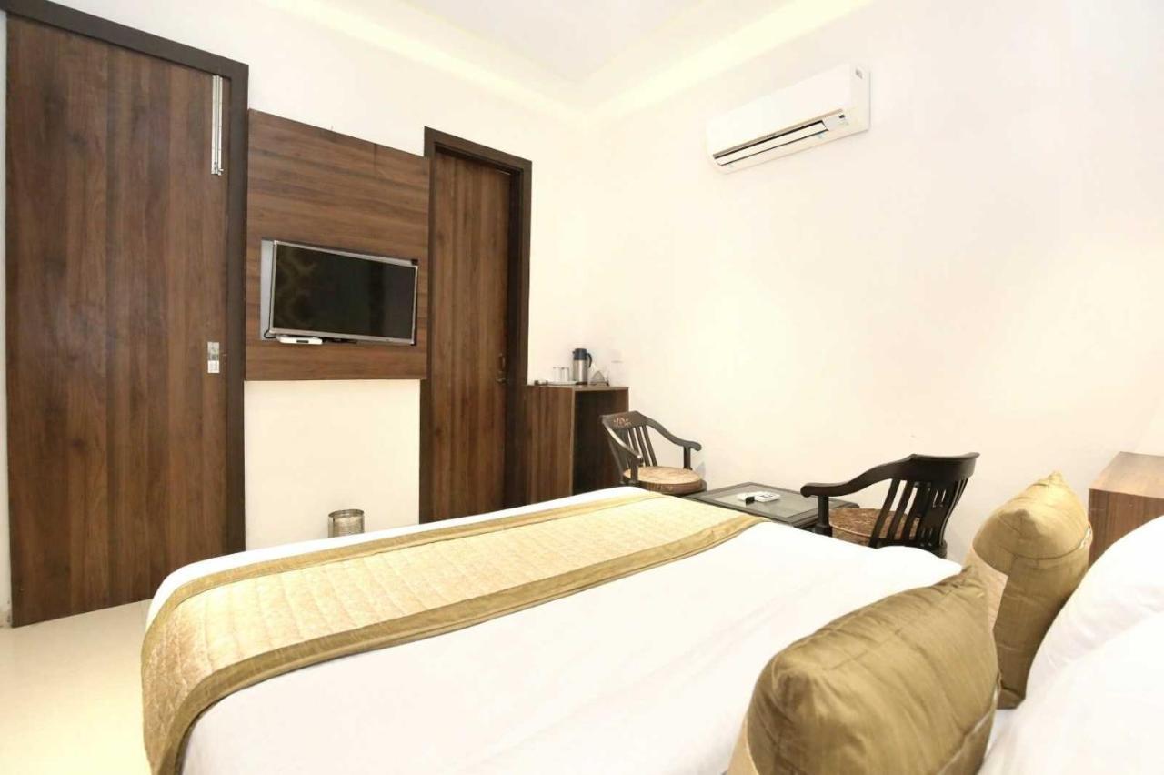 Hotel O Grand Star Amritsar Eksteriør billede