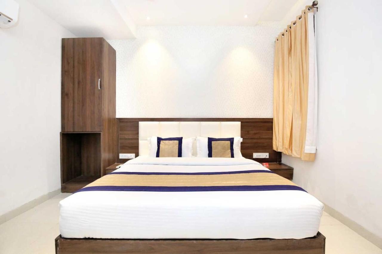 Hotel O Grand Star Amritsar Eksteriør billede