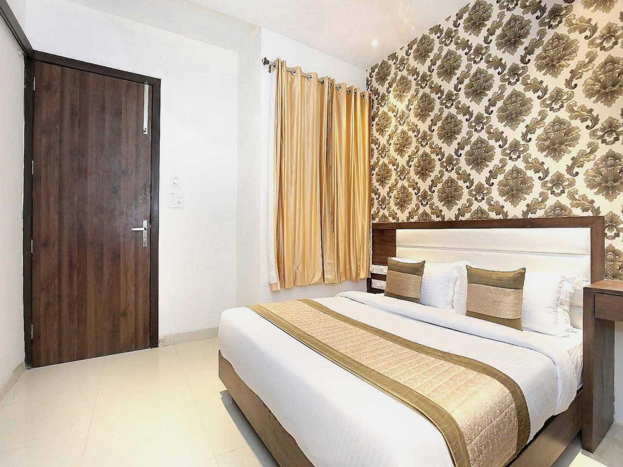 Hotel O Grand Star Amritsar Eksteriør billede